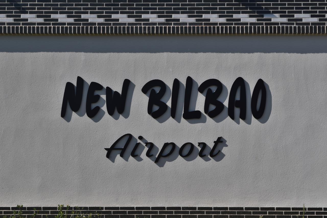 Hotel New Bilbao Airport Derio Exterior foto